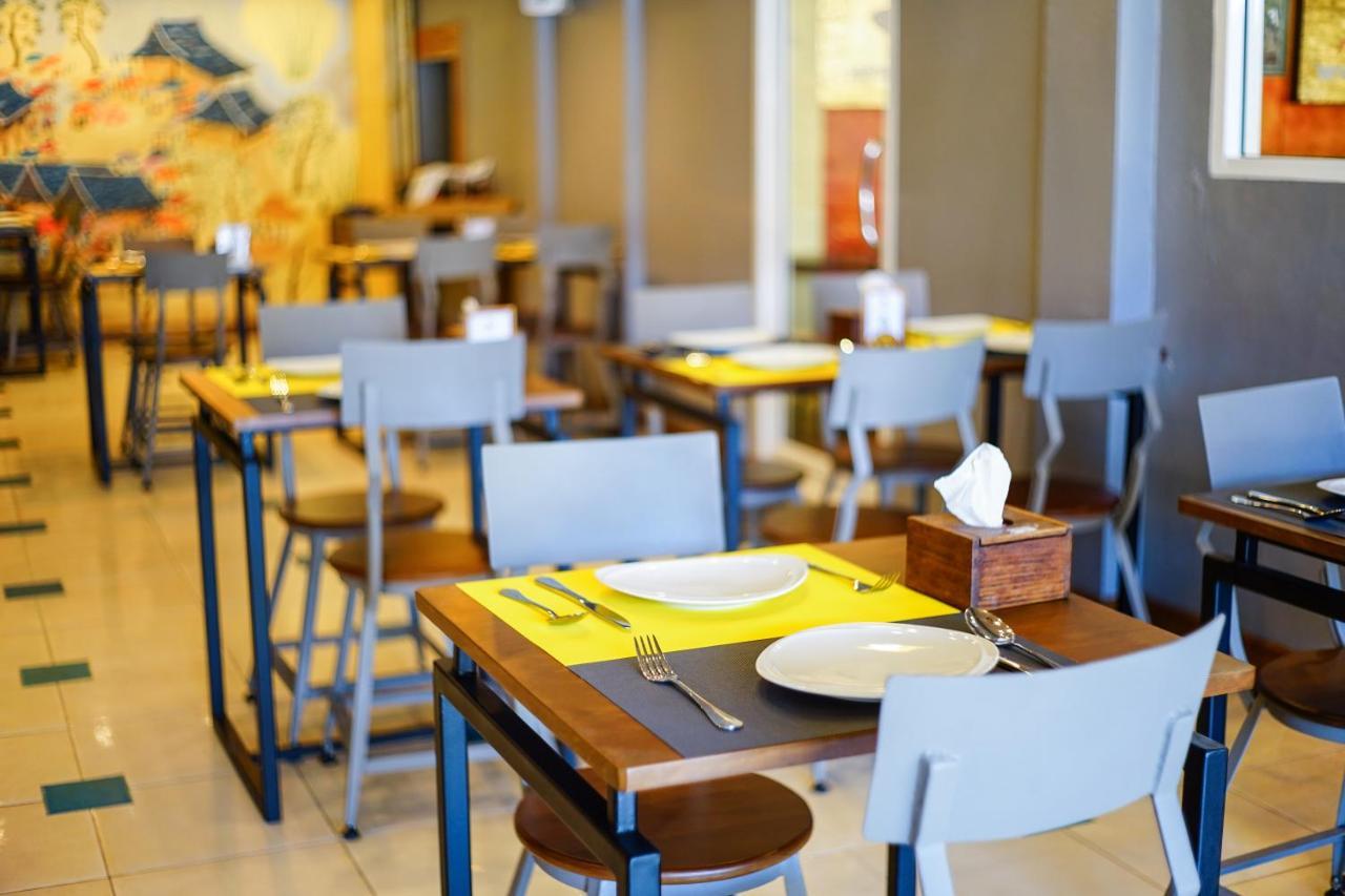 Parasol Inn Chiang Mai Old City Hotel エクステリア 写真