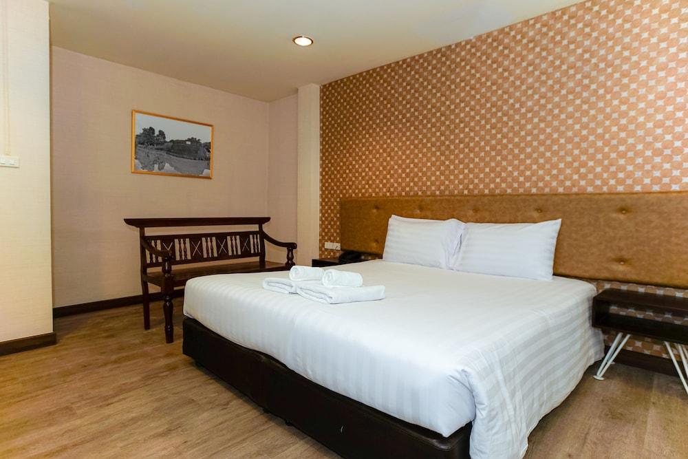 Parasol Inn Chiang Mai Old City Hotel エクステリア 写真