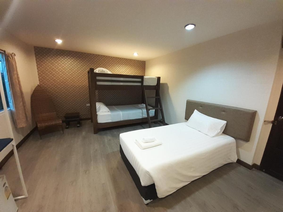 Parasol Inn Chiang Mai Old City Hotel エクステリア 写真